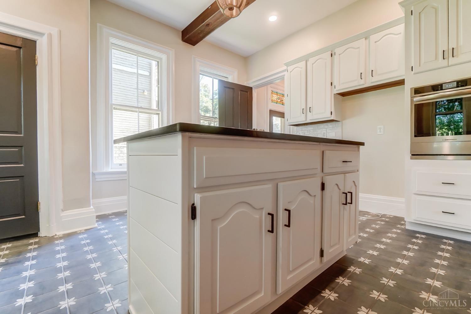 2307 Kemper Lane