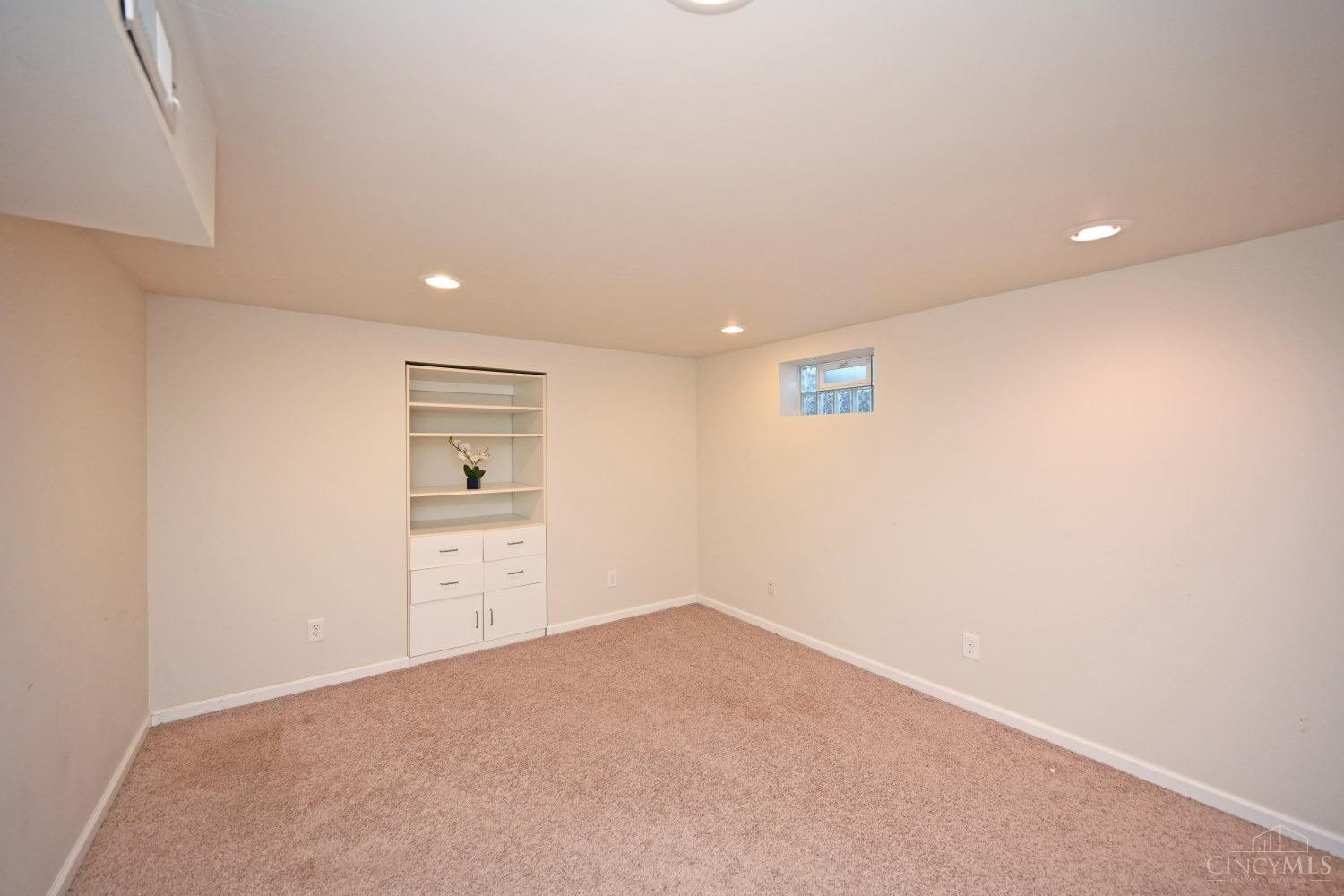 6404 Coachlight Way