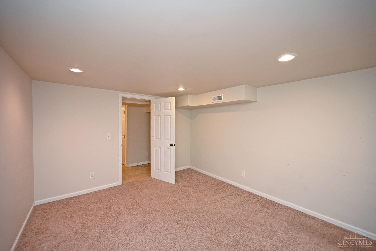 6404 Coachlight Way