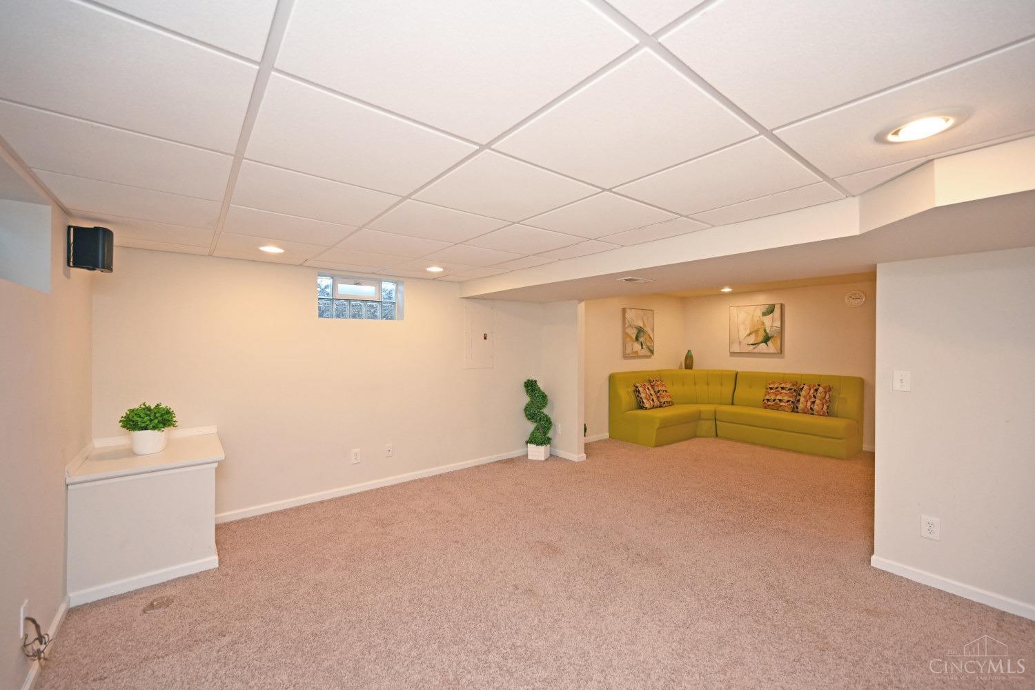 6404 Coachlight Way