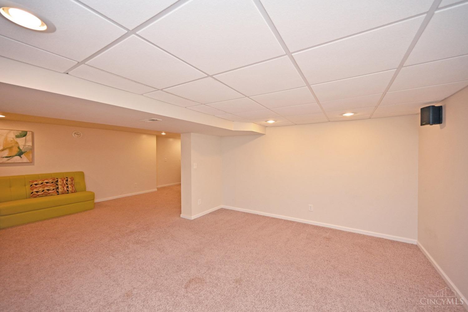 6404 Coachlight Way