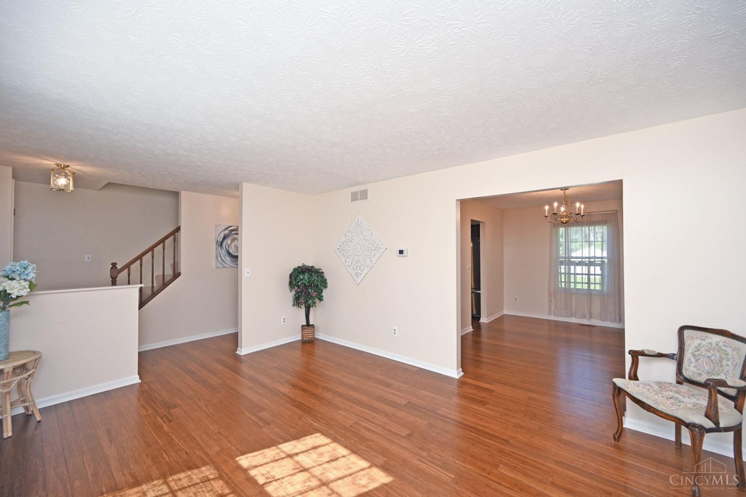 6404 Coachlight Way