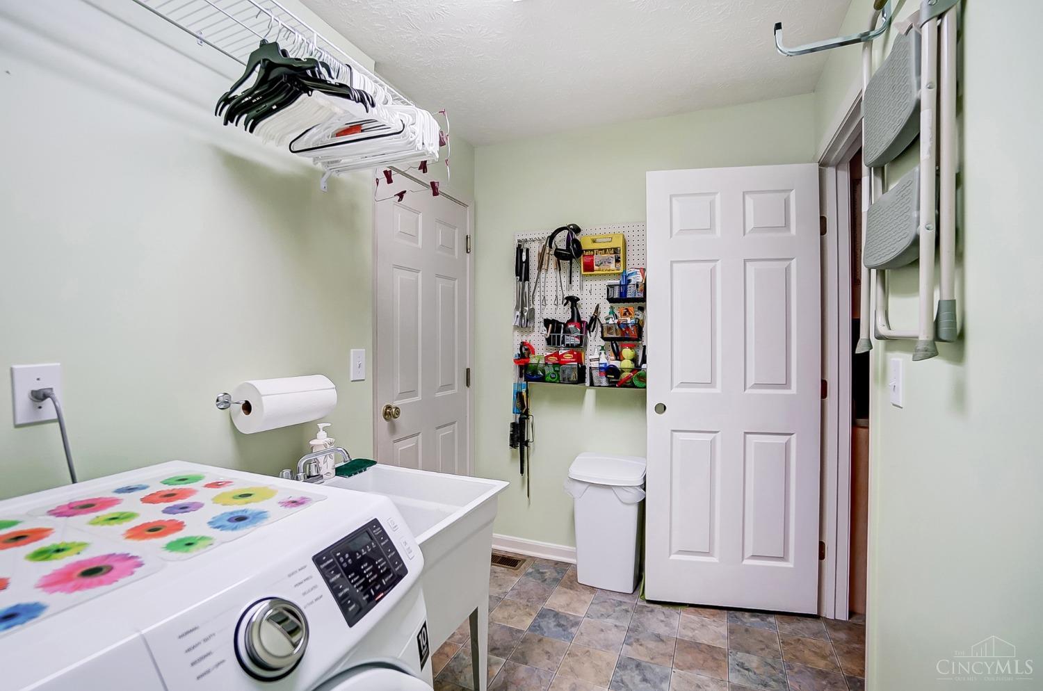 7847 Acorn Trail