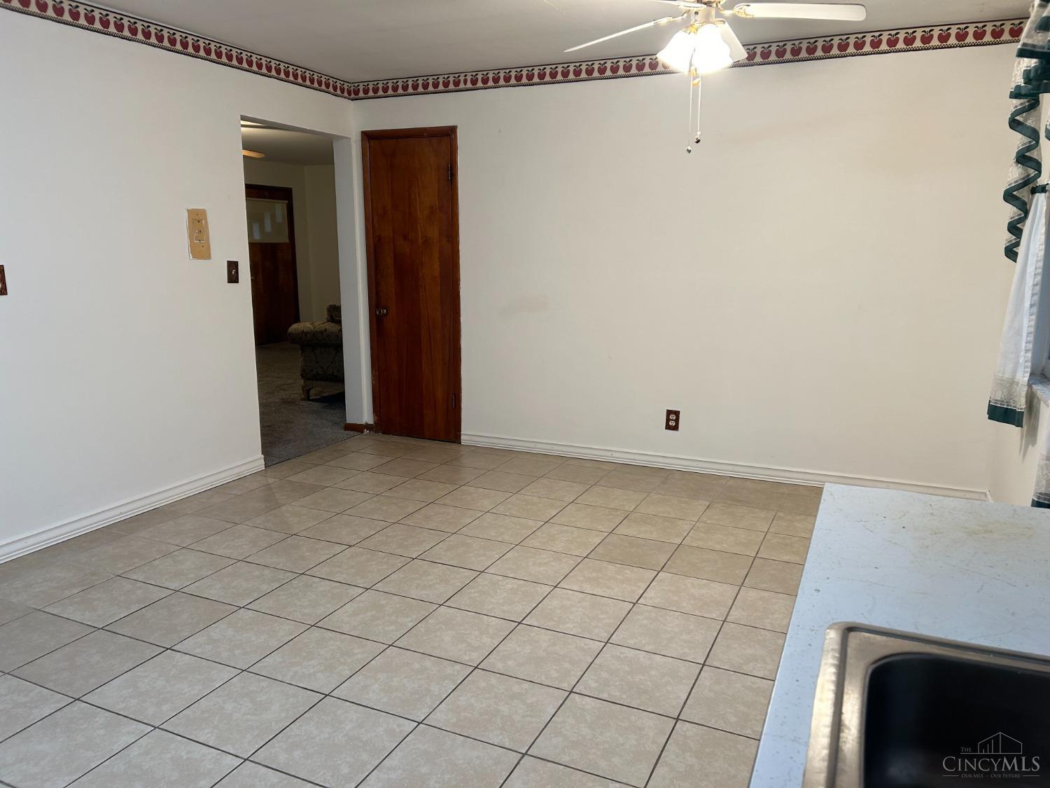 7458 Robin Drive