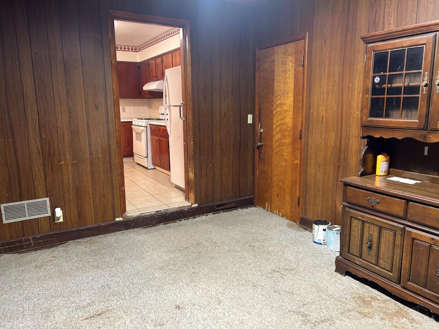 7458 Robin Drive