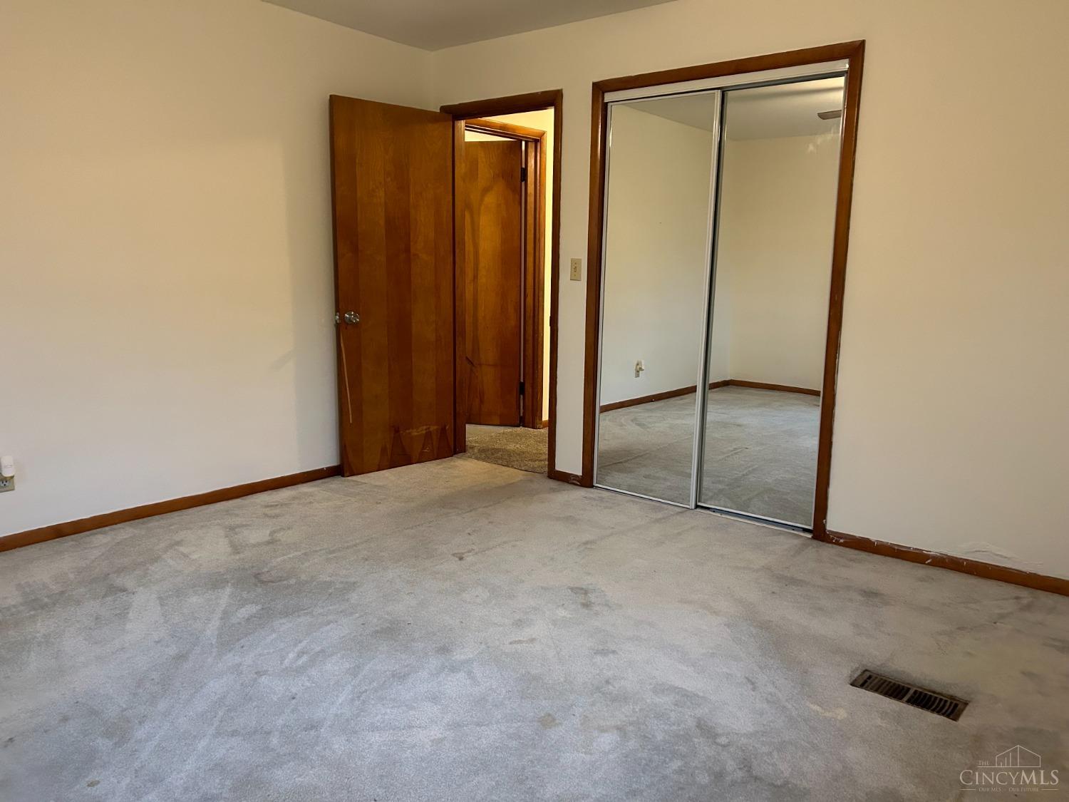 7458 Robin Drive