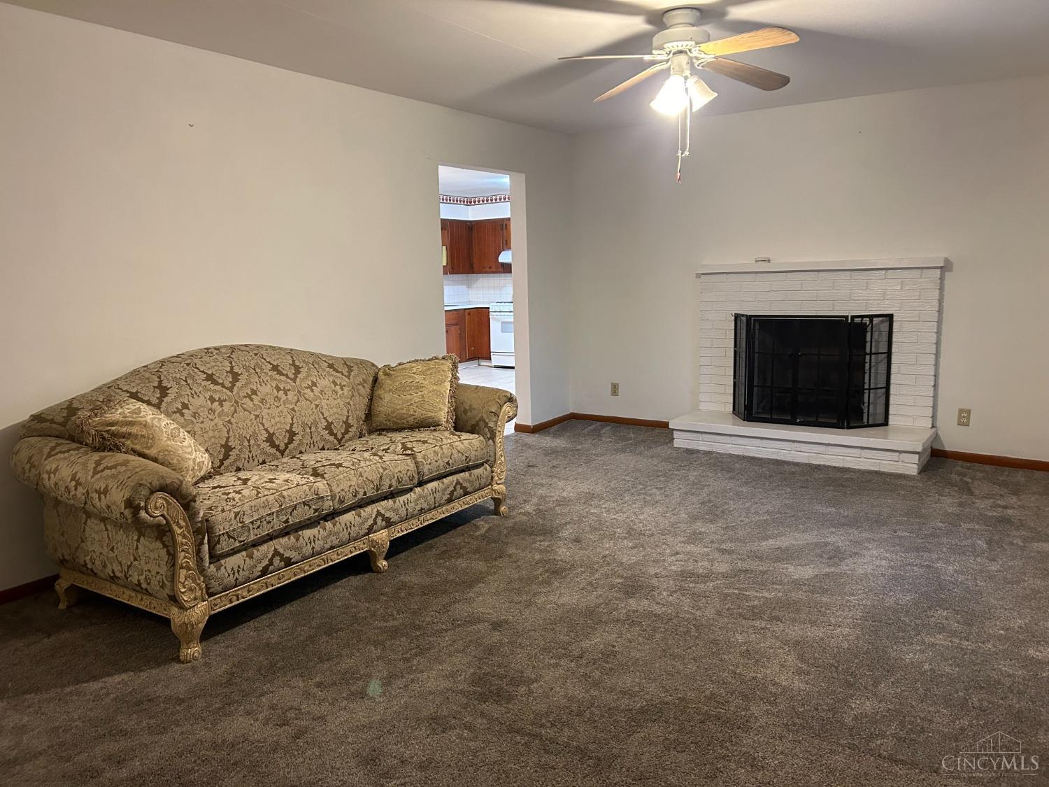 7458 Robin Drive