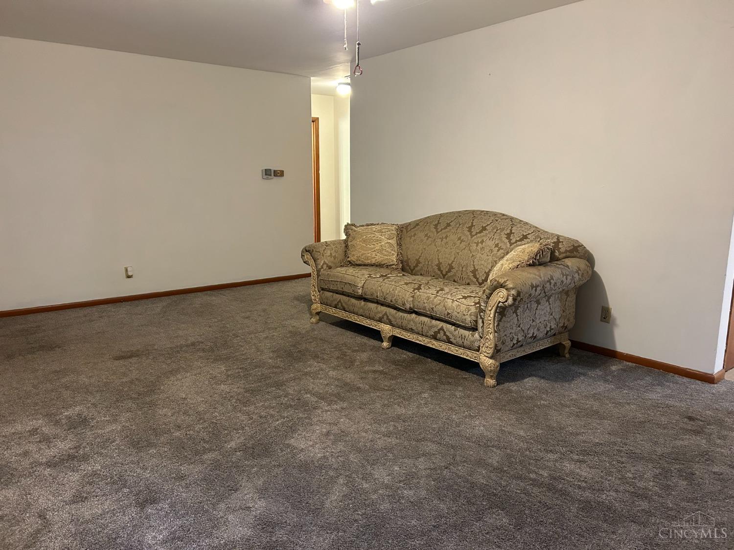 7458 Robin Drive