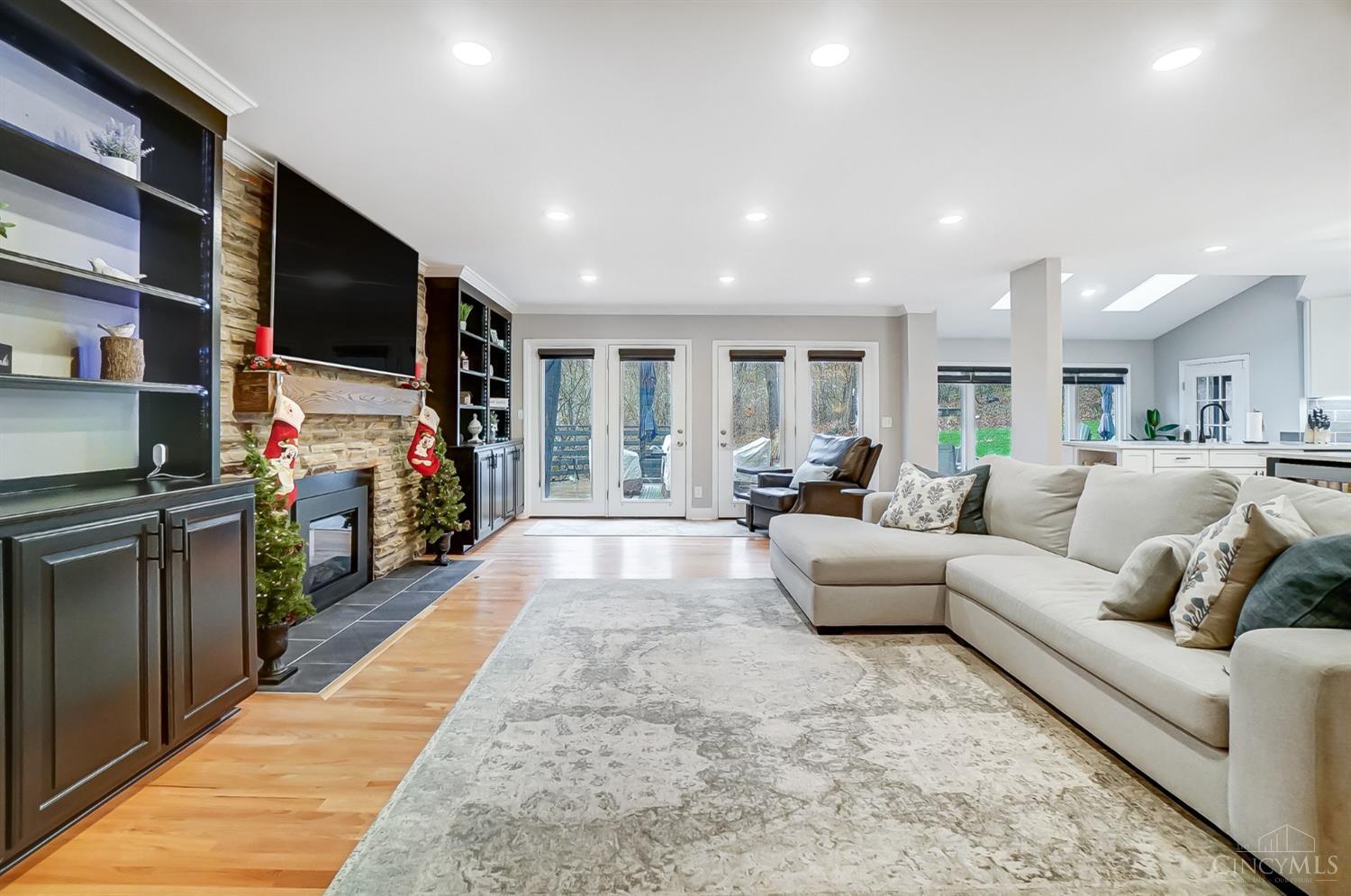 9887 Indian Springs Drive