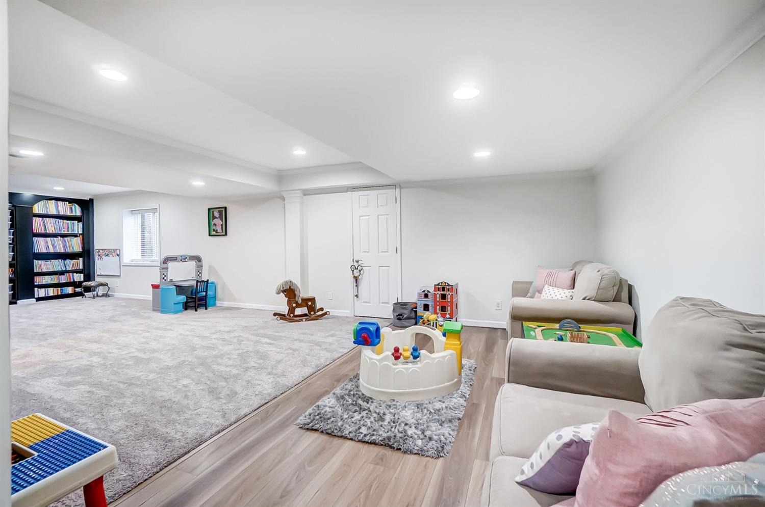 9887 Indian Springs Drive