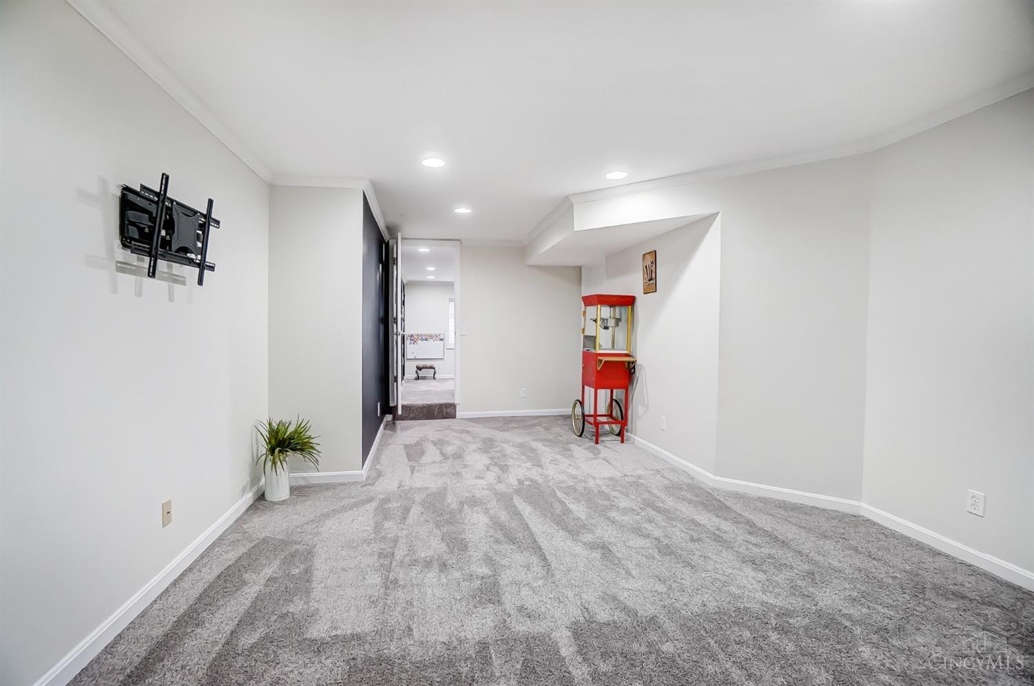 9887 Indian Springs Drive