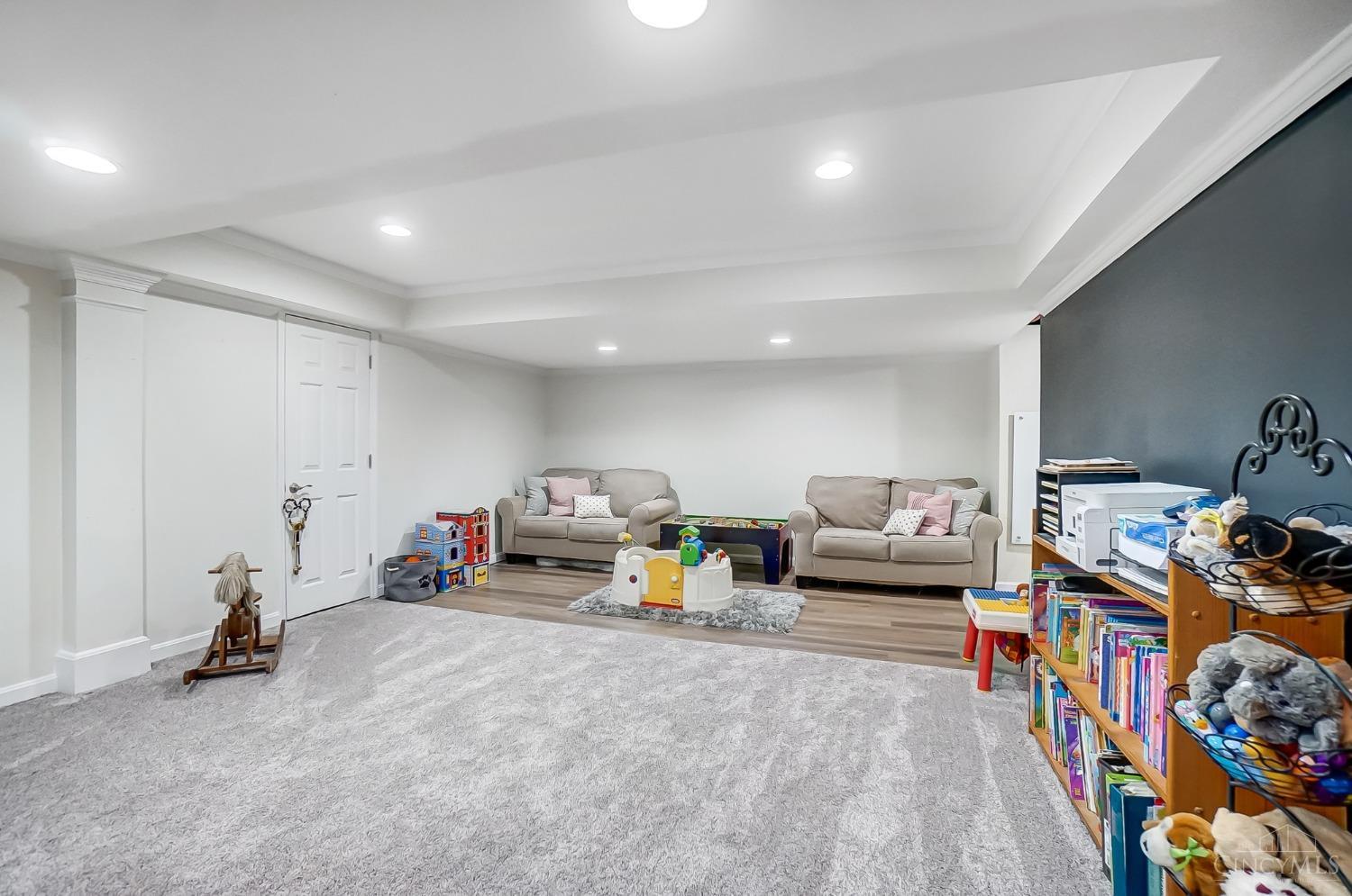 9887 Indian Springs Drive