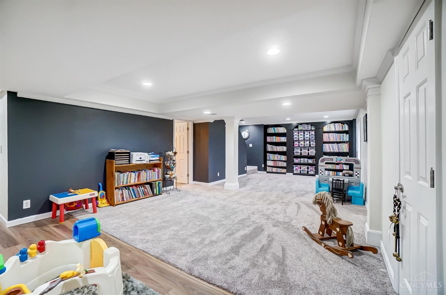 9887 Indian Springs Drive
