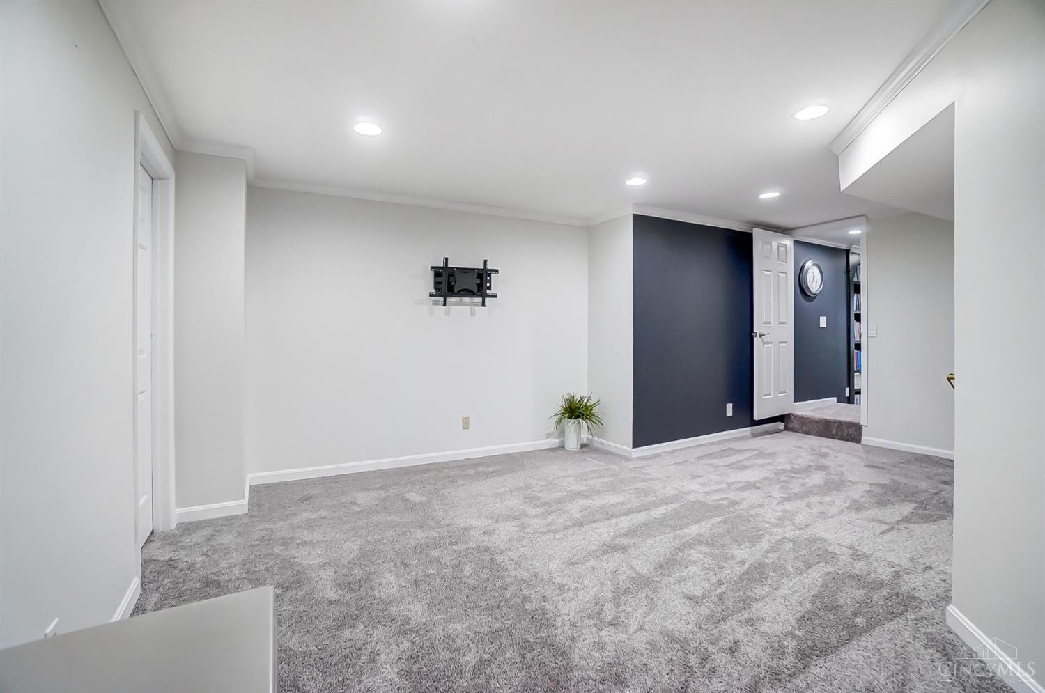 9887 Indian Springs Drive