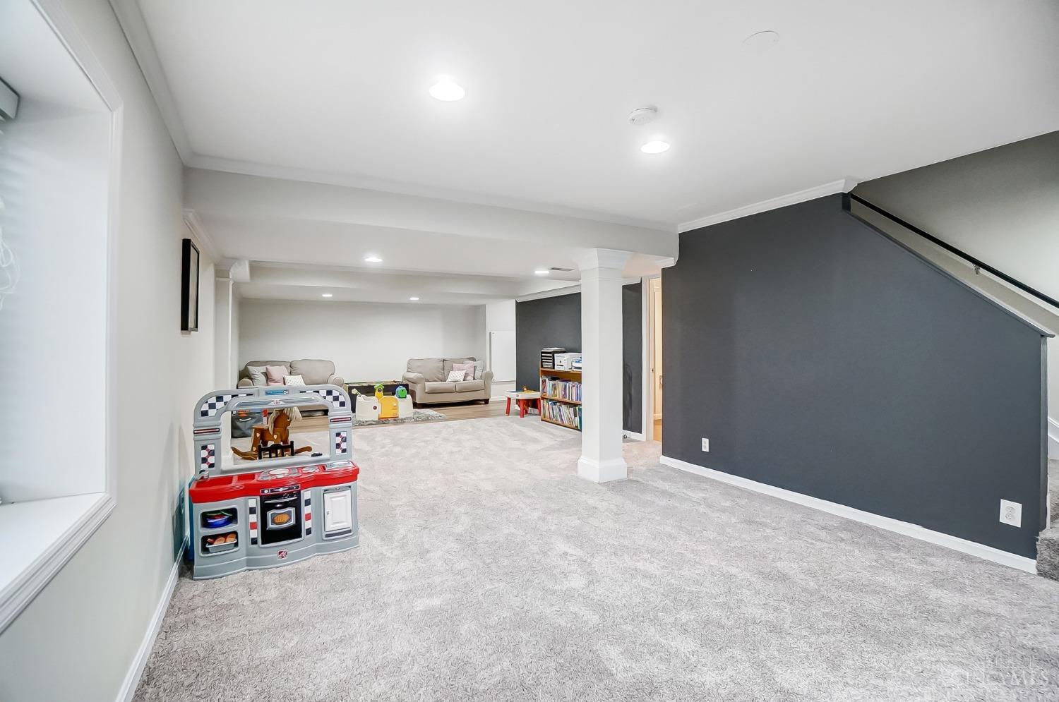 9887 Indian Springs Drive