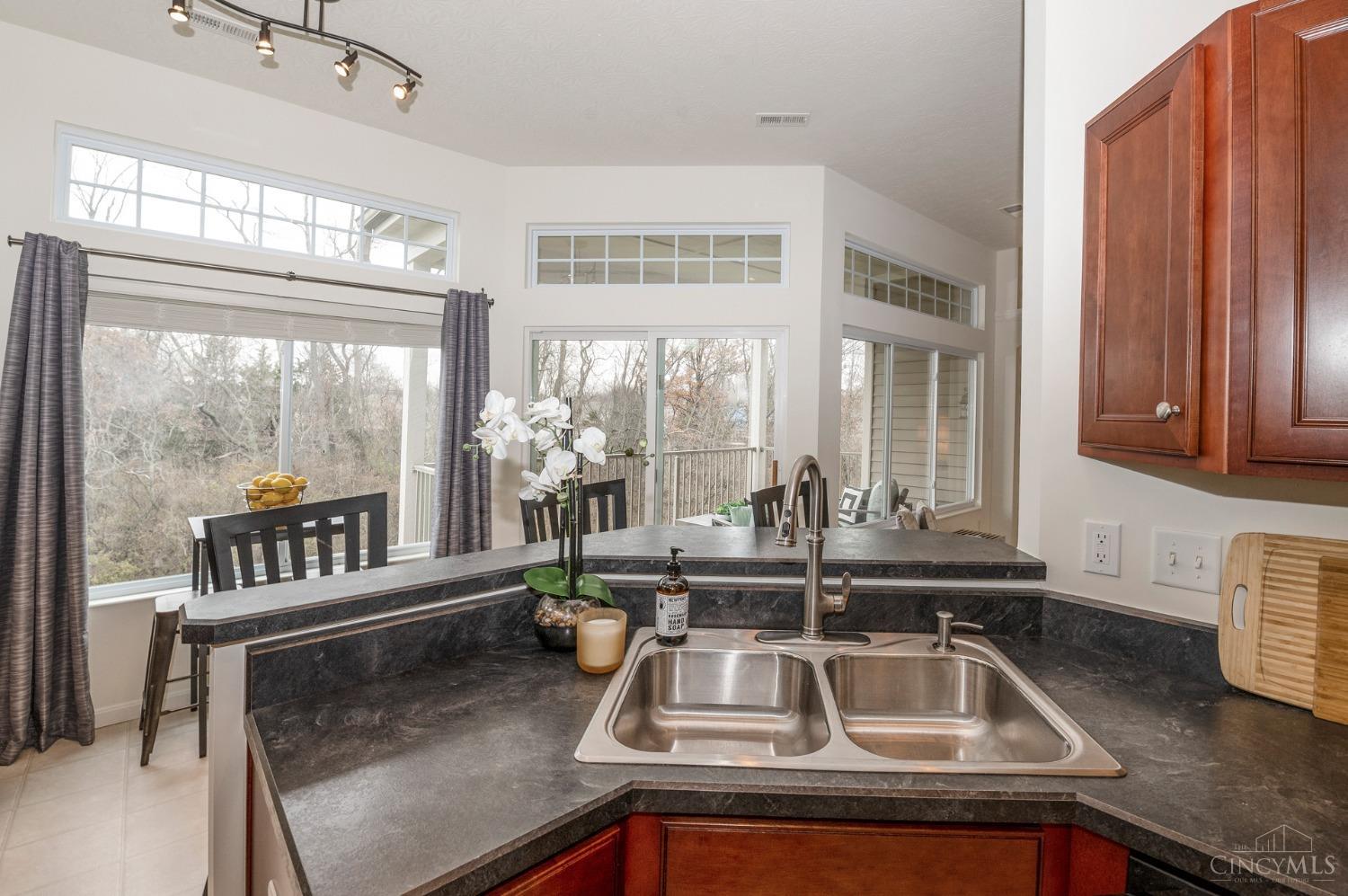 1242 Feather Trail