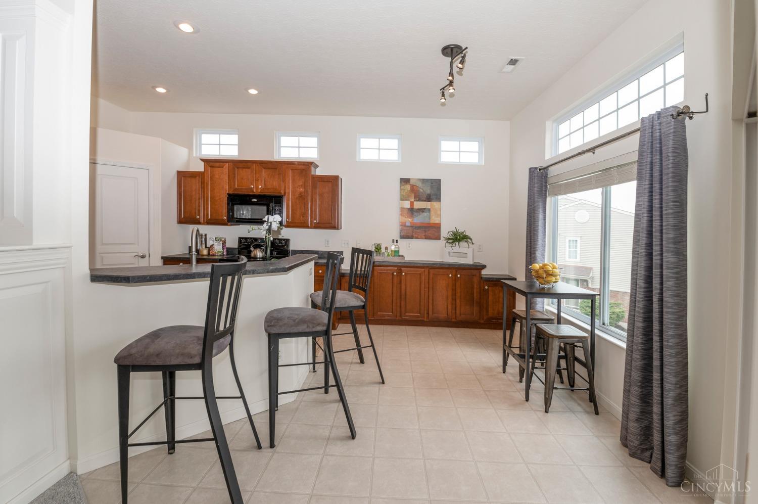 1242 Feather Trail