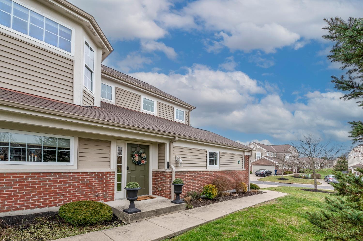 1242 Feather Trail