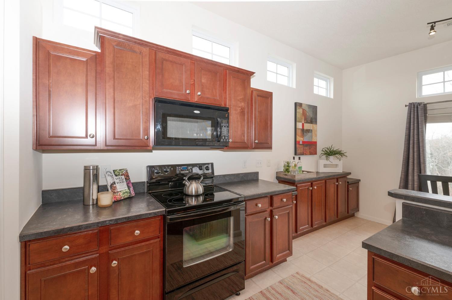 1242 Feather Trail