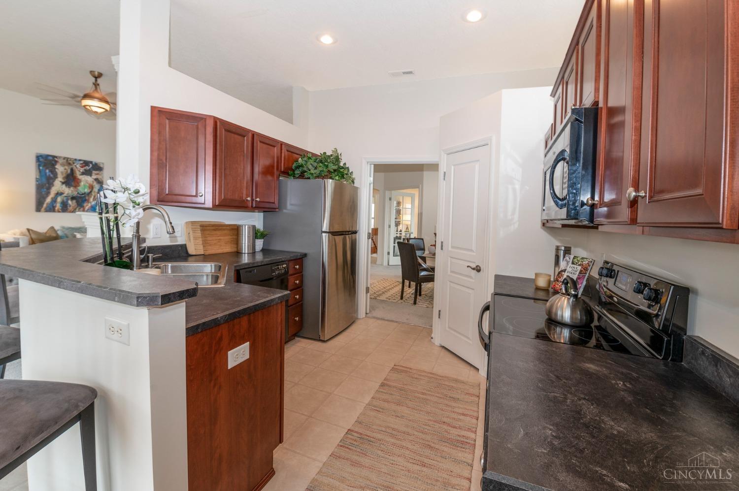 1242 Feather Trail