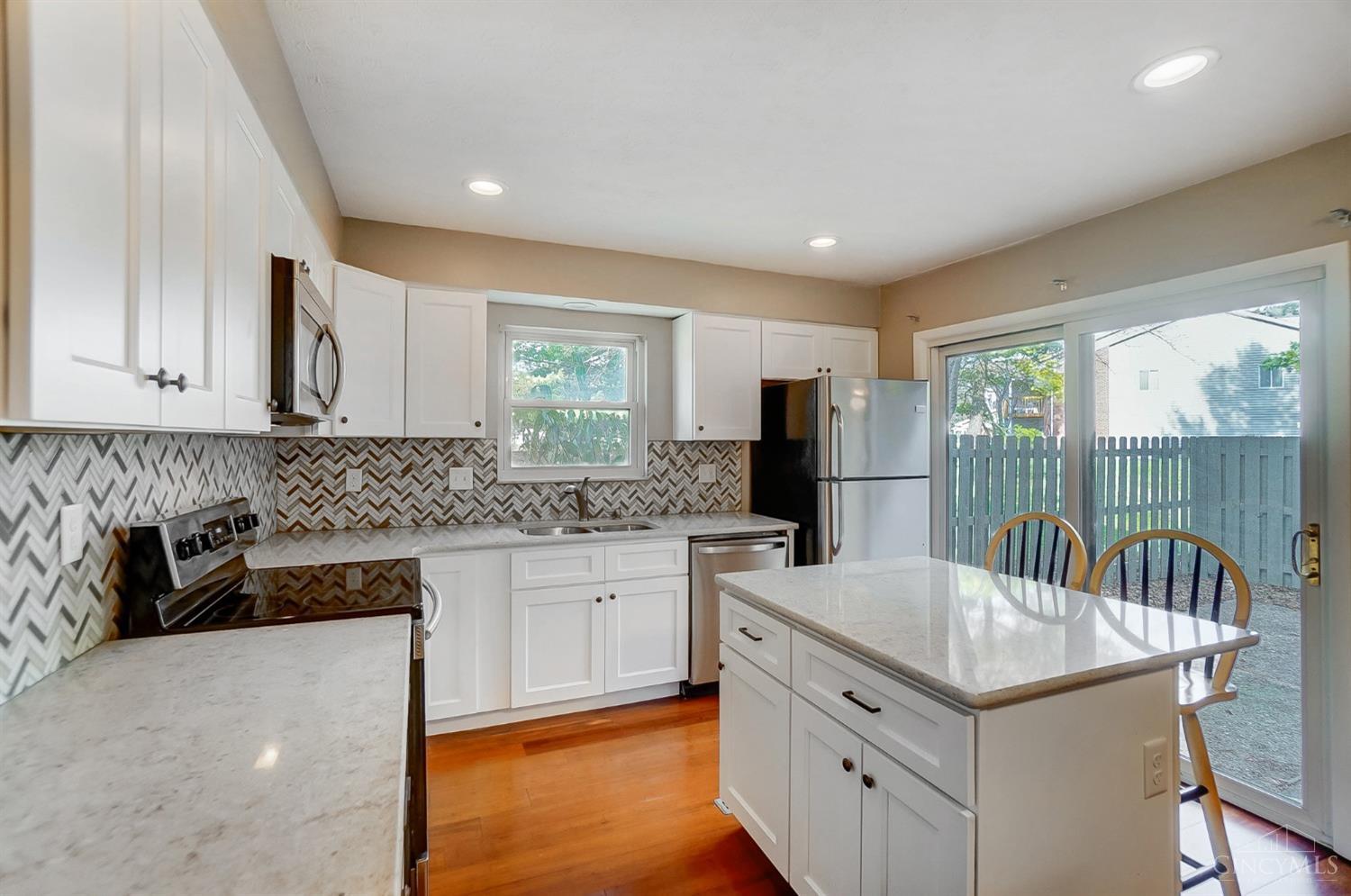 8553 Island Pines Drive