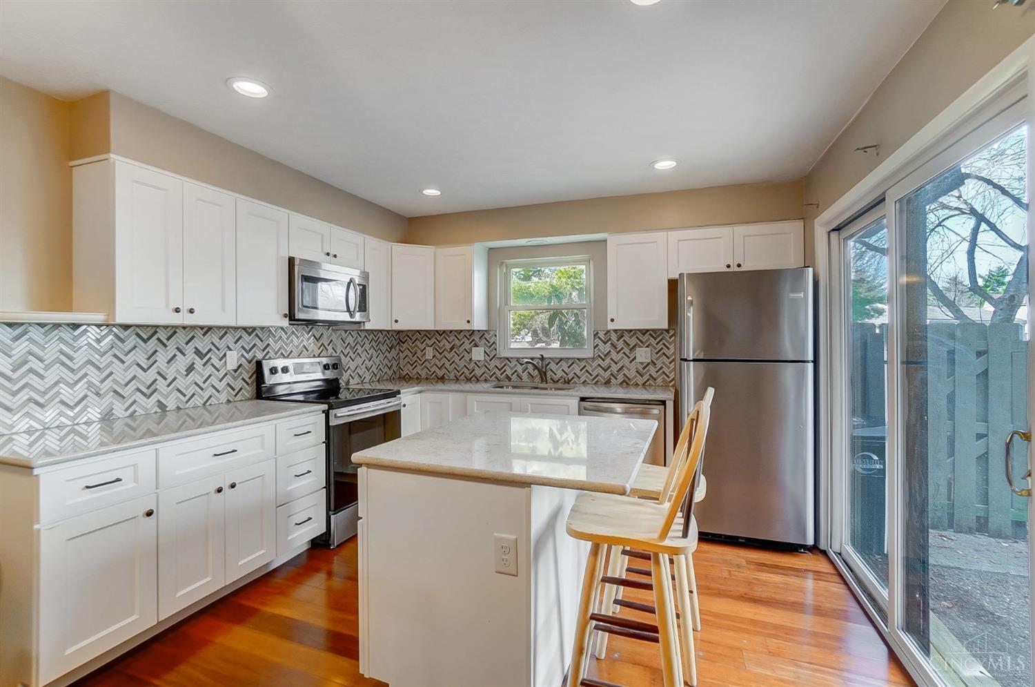 8553 Island Pines Drive