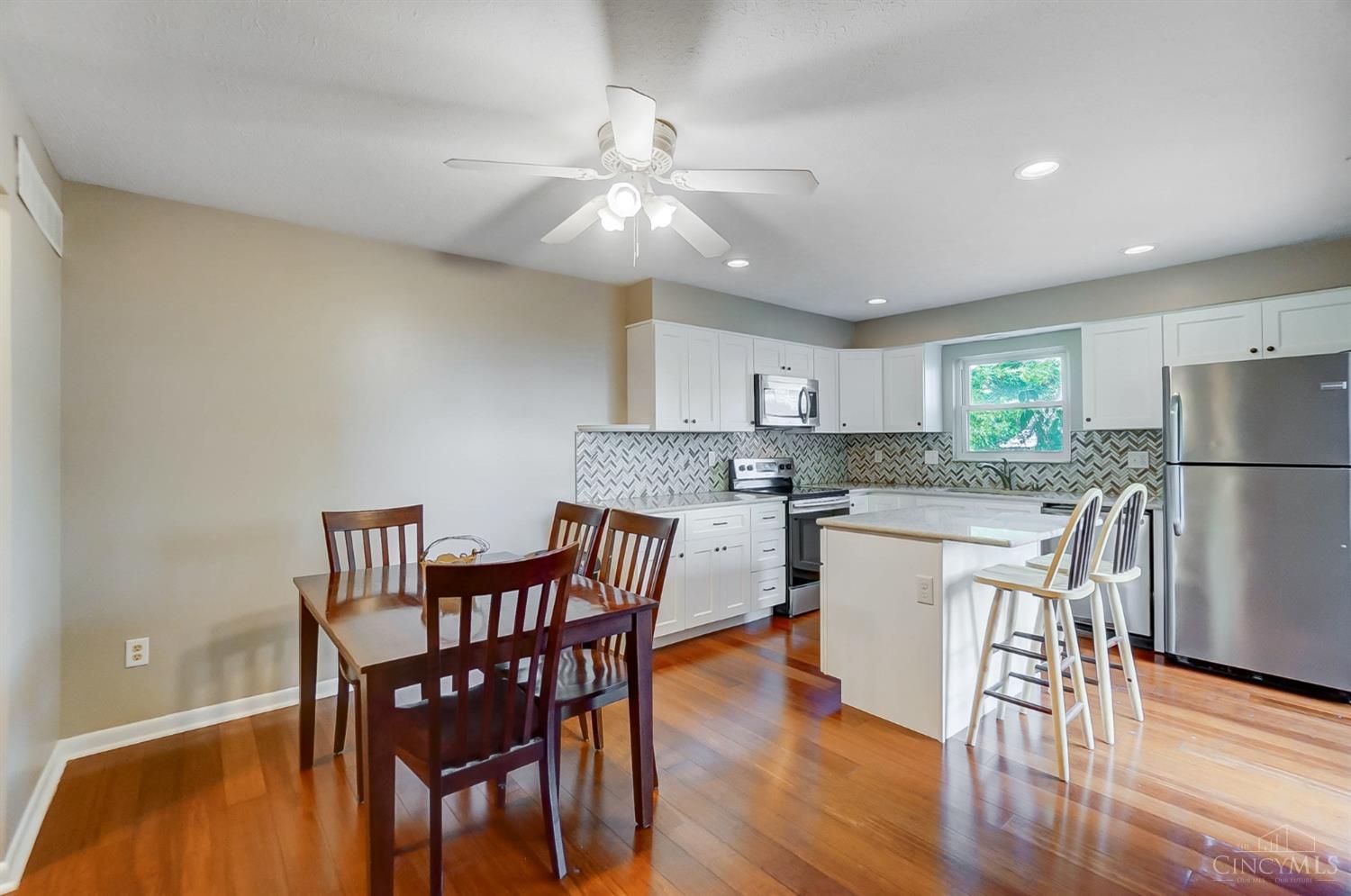 8553 Island Pines Drive