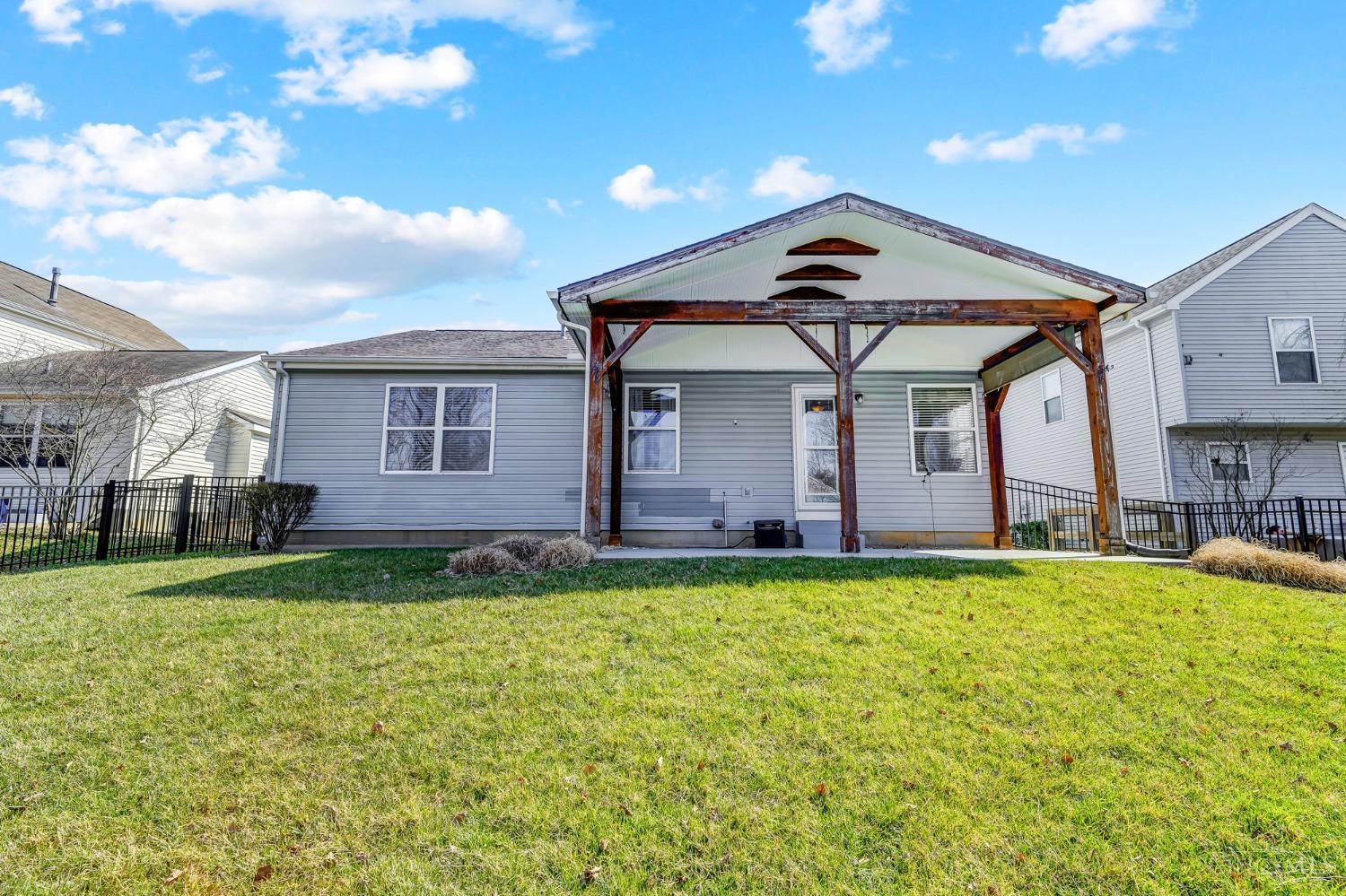 607 Weeping Willow Lane