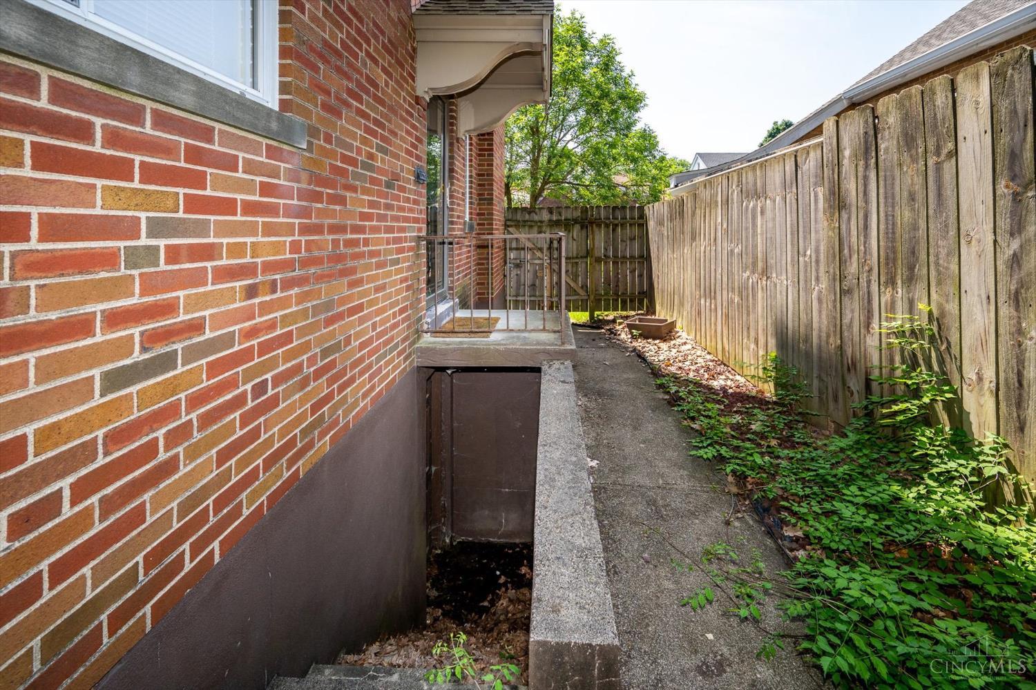 3742 Marydell Place