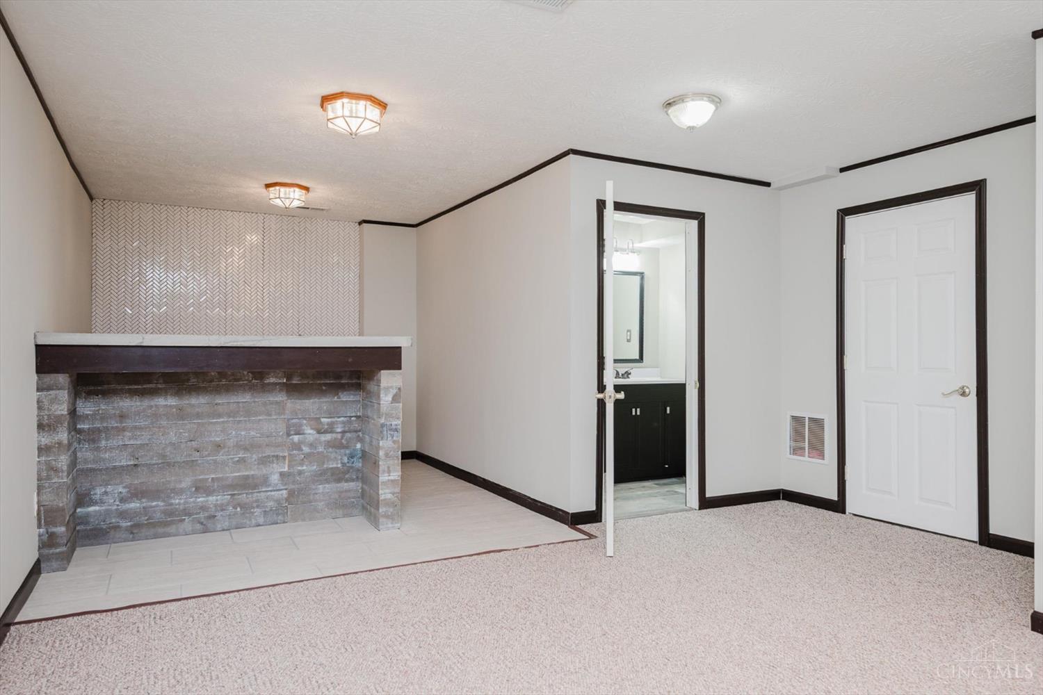 9930 Tall Oaks Court