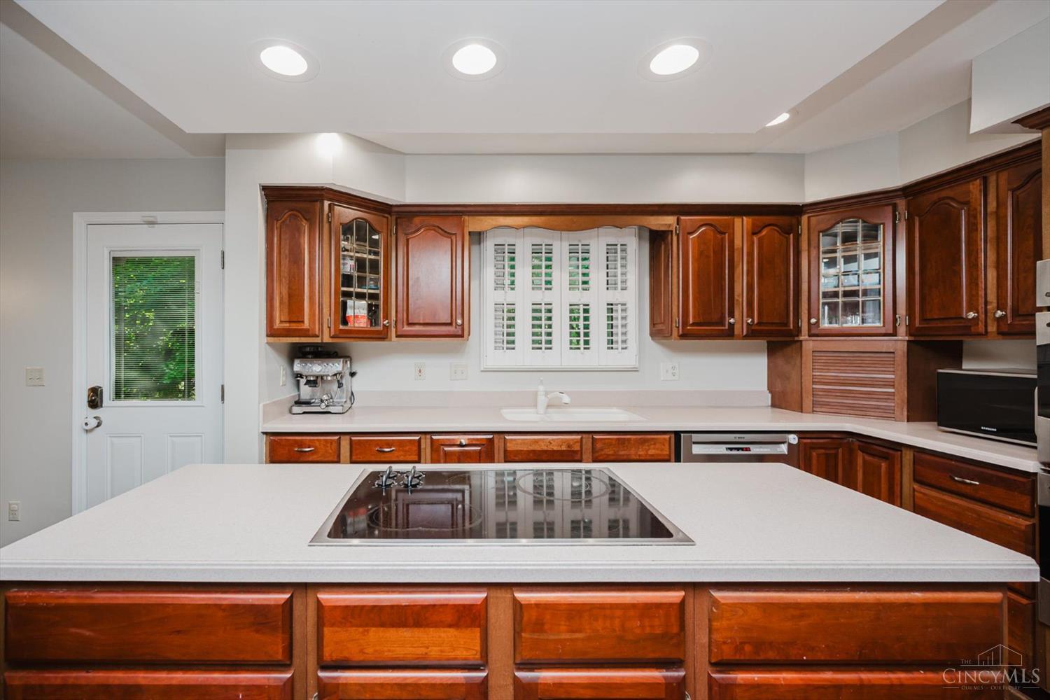 9930 Tall Oaks Court