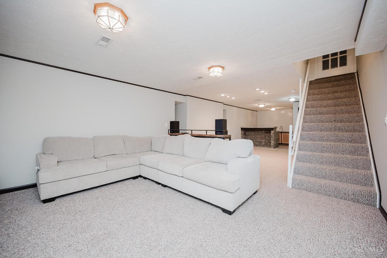 9930 Tall Oaks Court