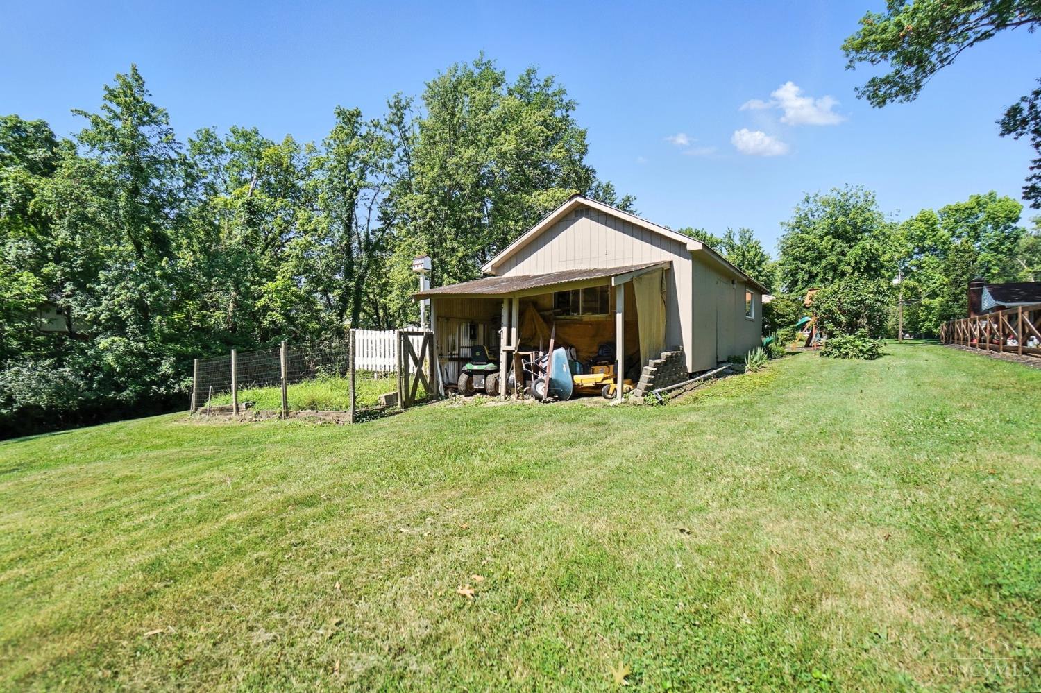 5460 Country Lane