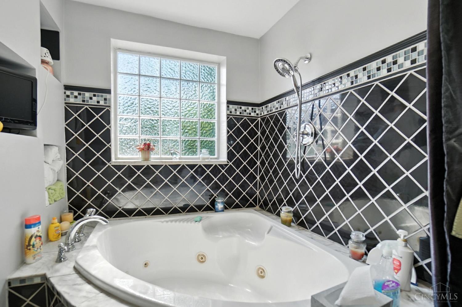 5460 Country Lane
