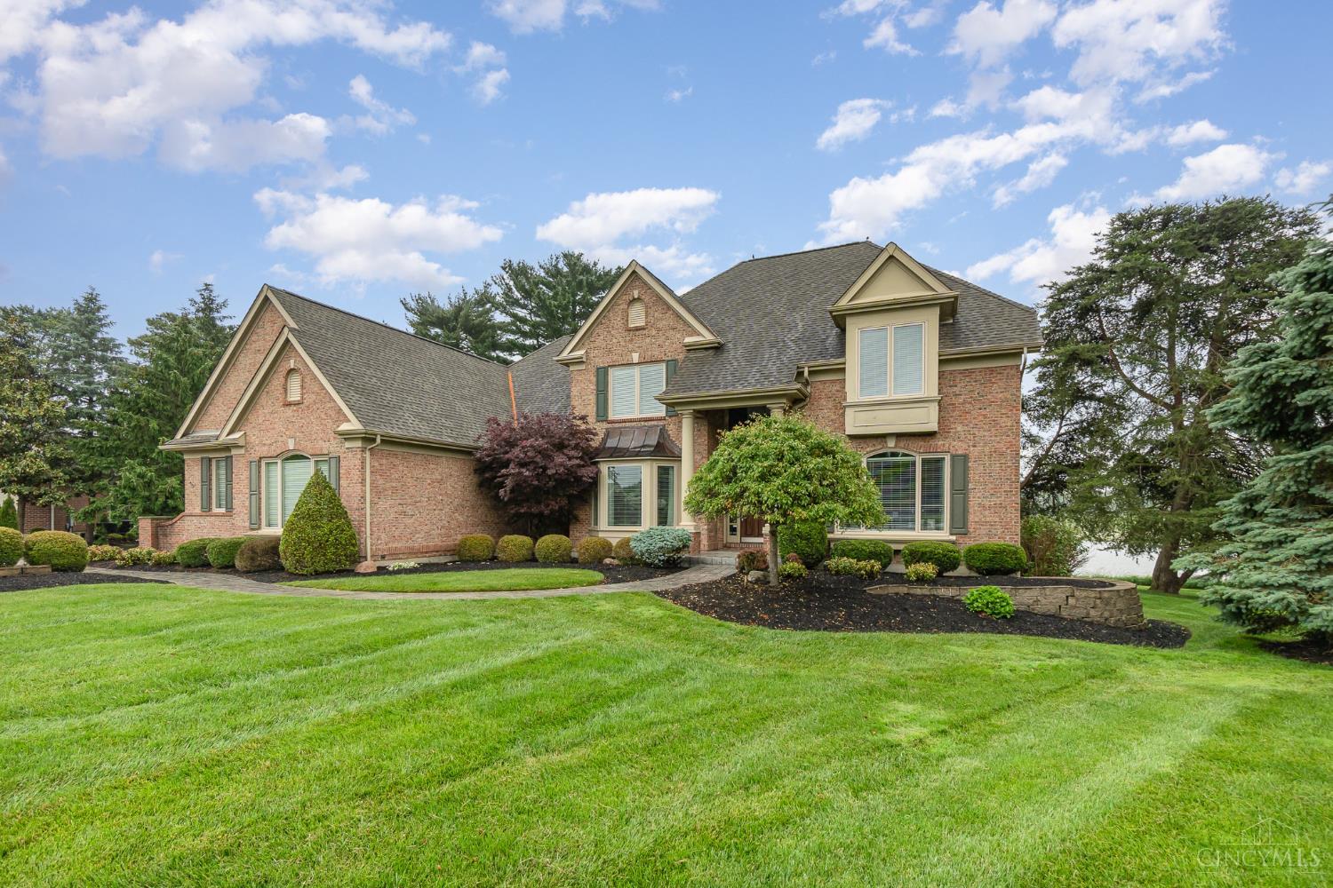 6674 Waters Edge