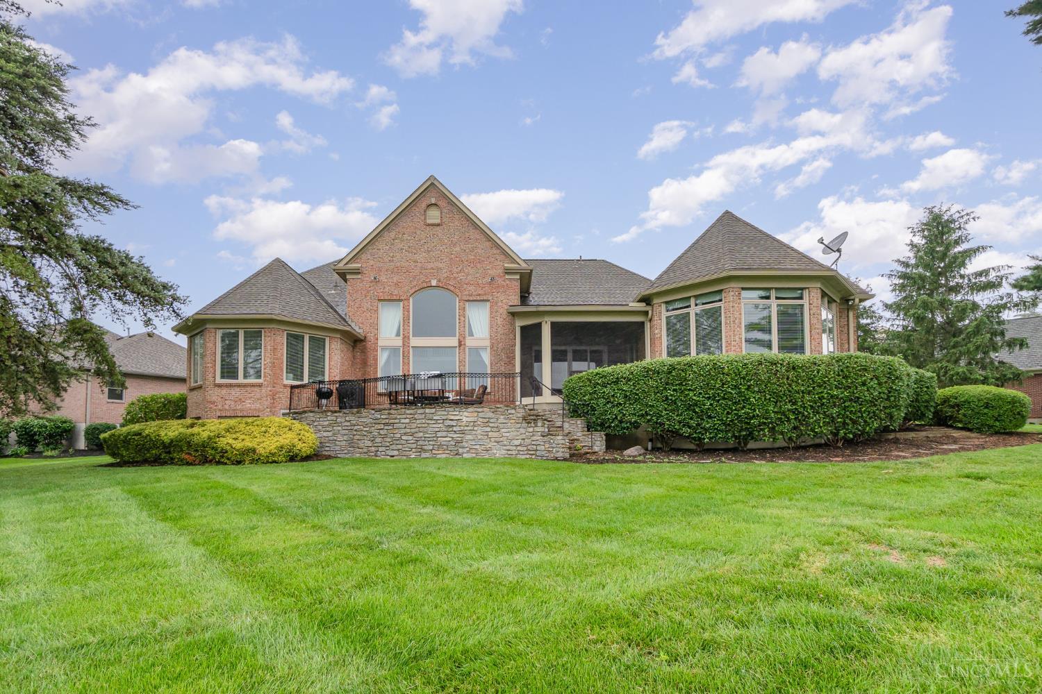 6674 Waters Edge