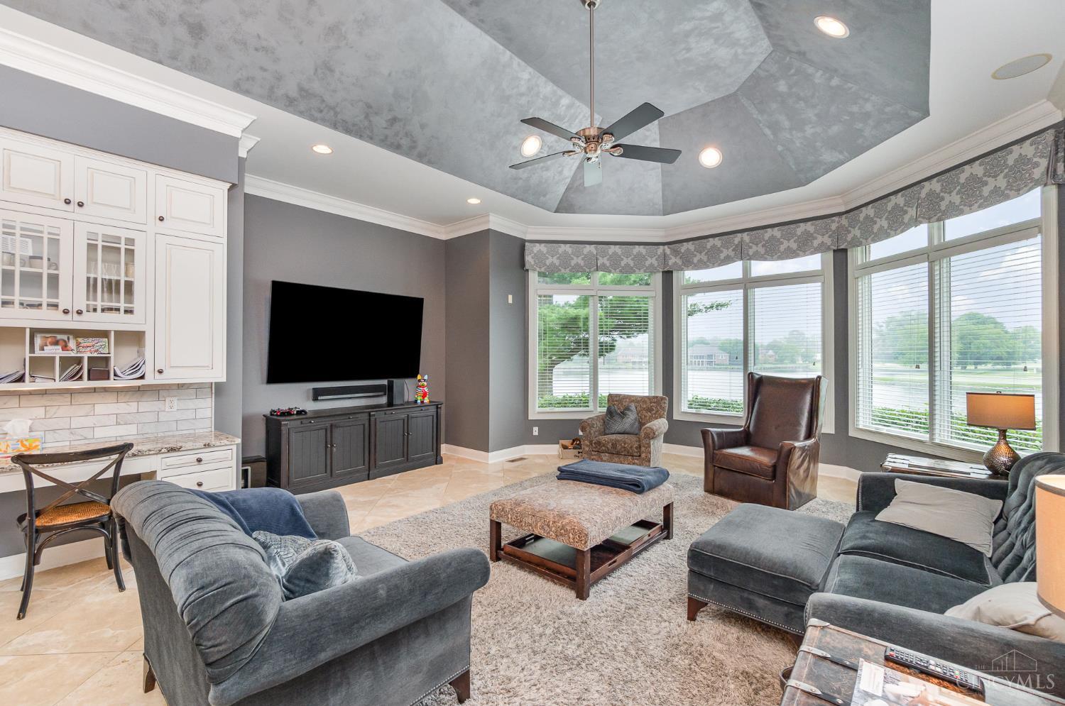 6674 Waters Edge