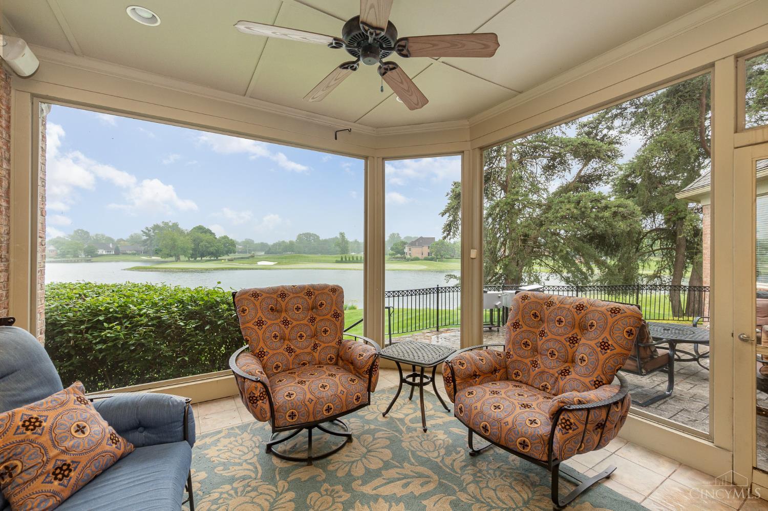 6674 Waters Edge