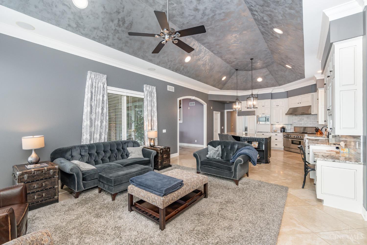 6674 Waters Edge