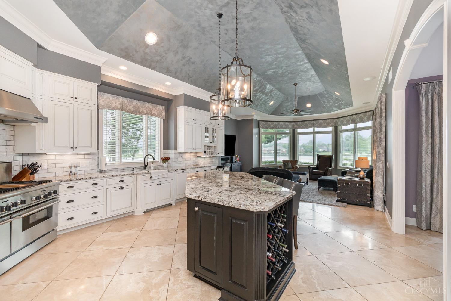 6674 Waters Edge