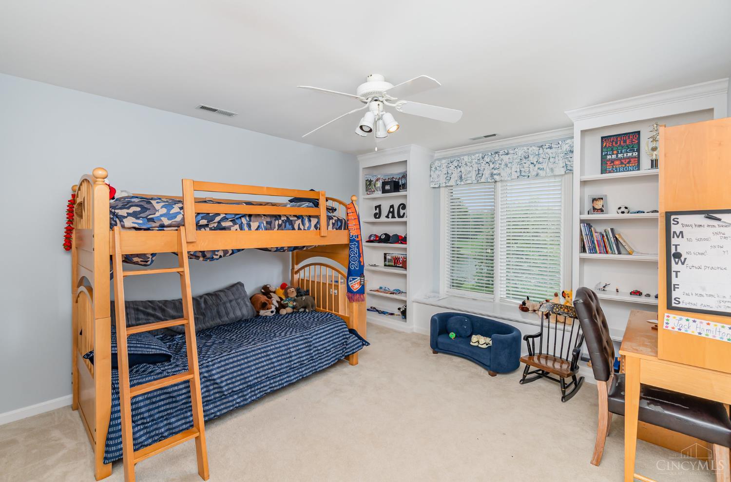 6674 Waters Edge