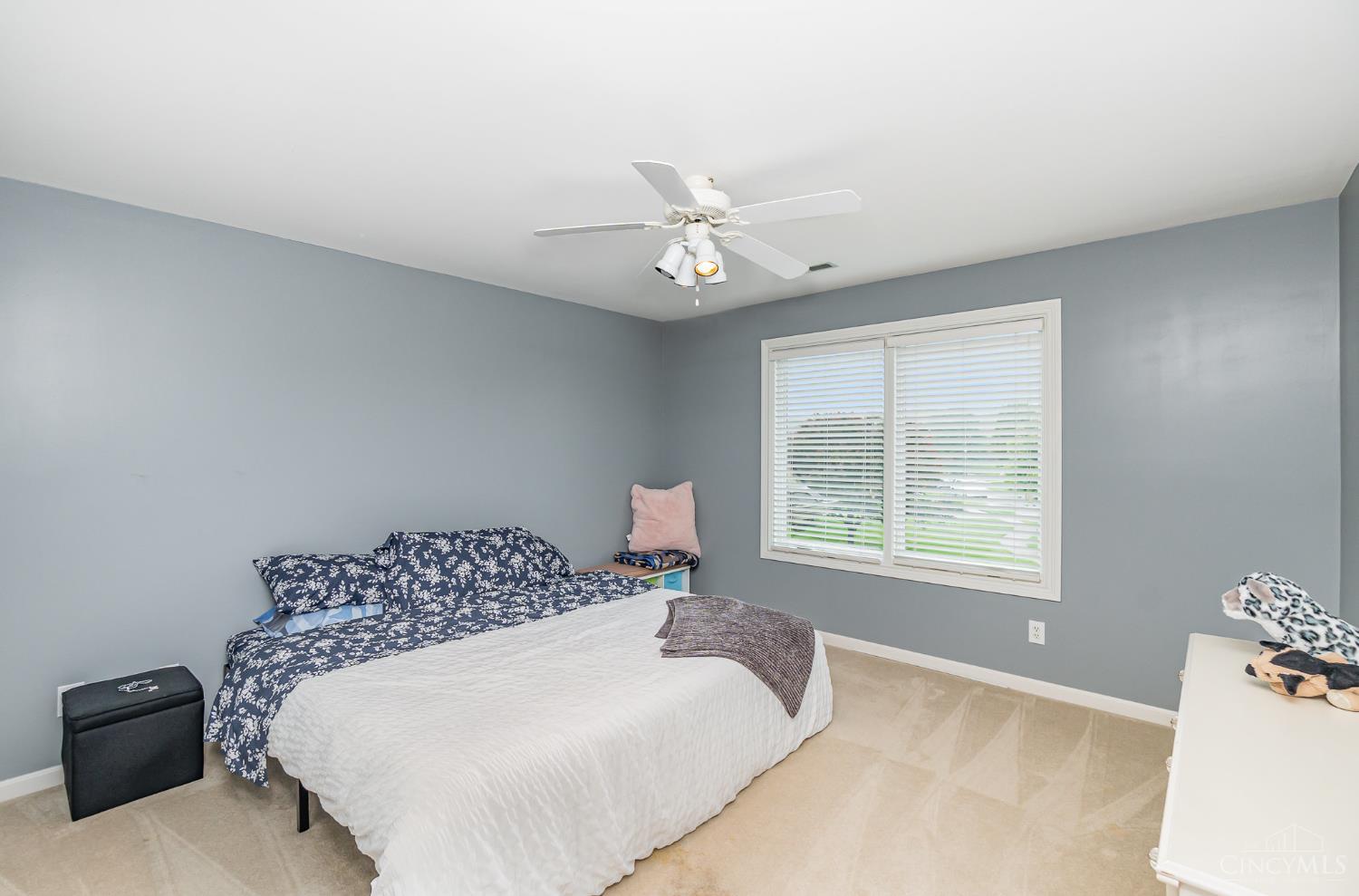 6674 Waters Edge