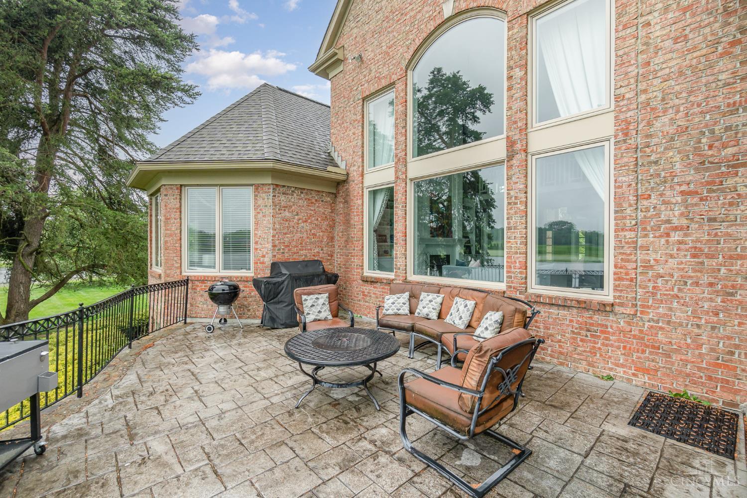 6674 Waters Edge