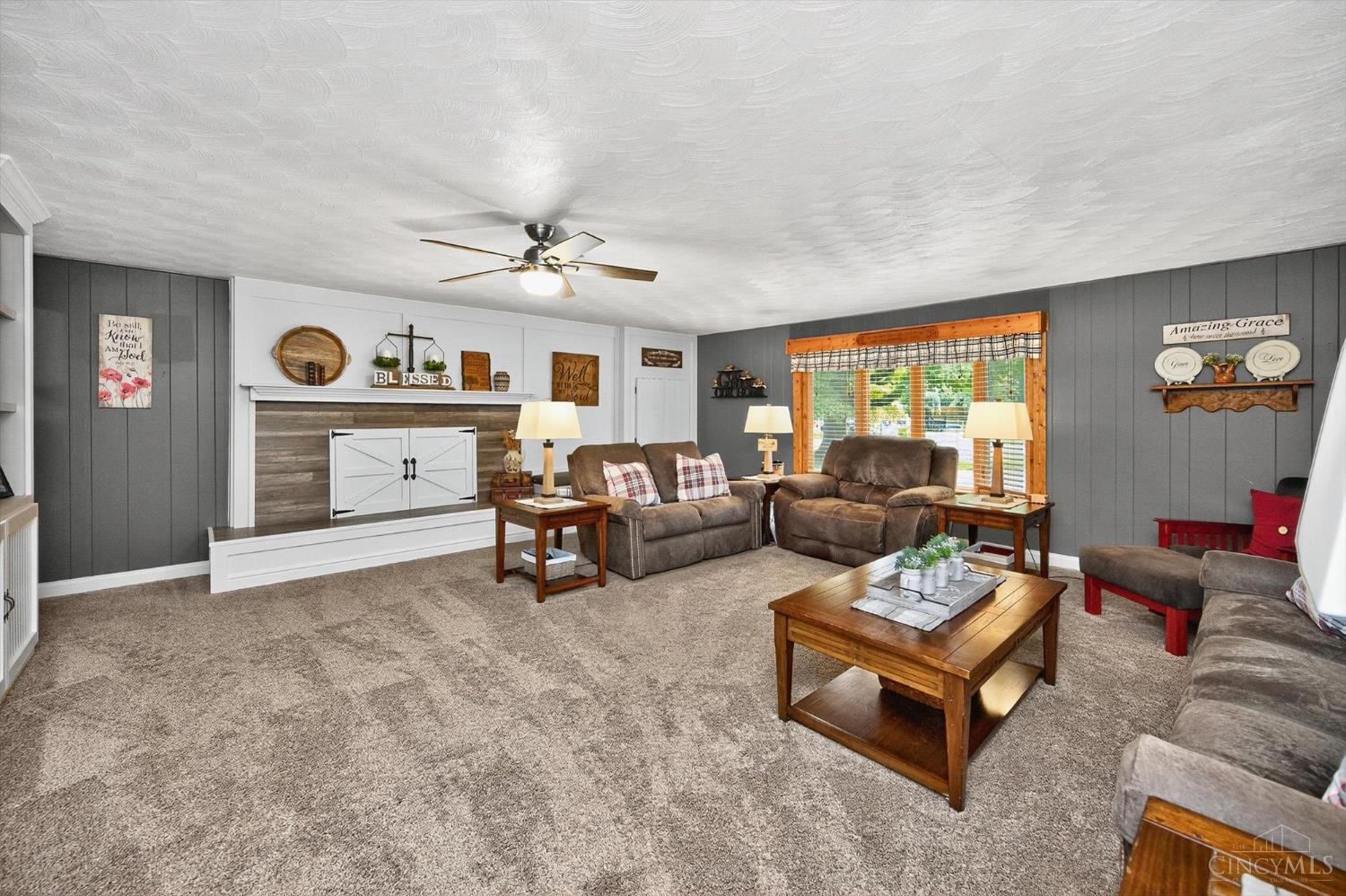 5744 Melody Lane