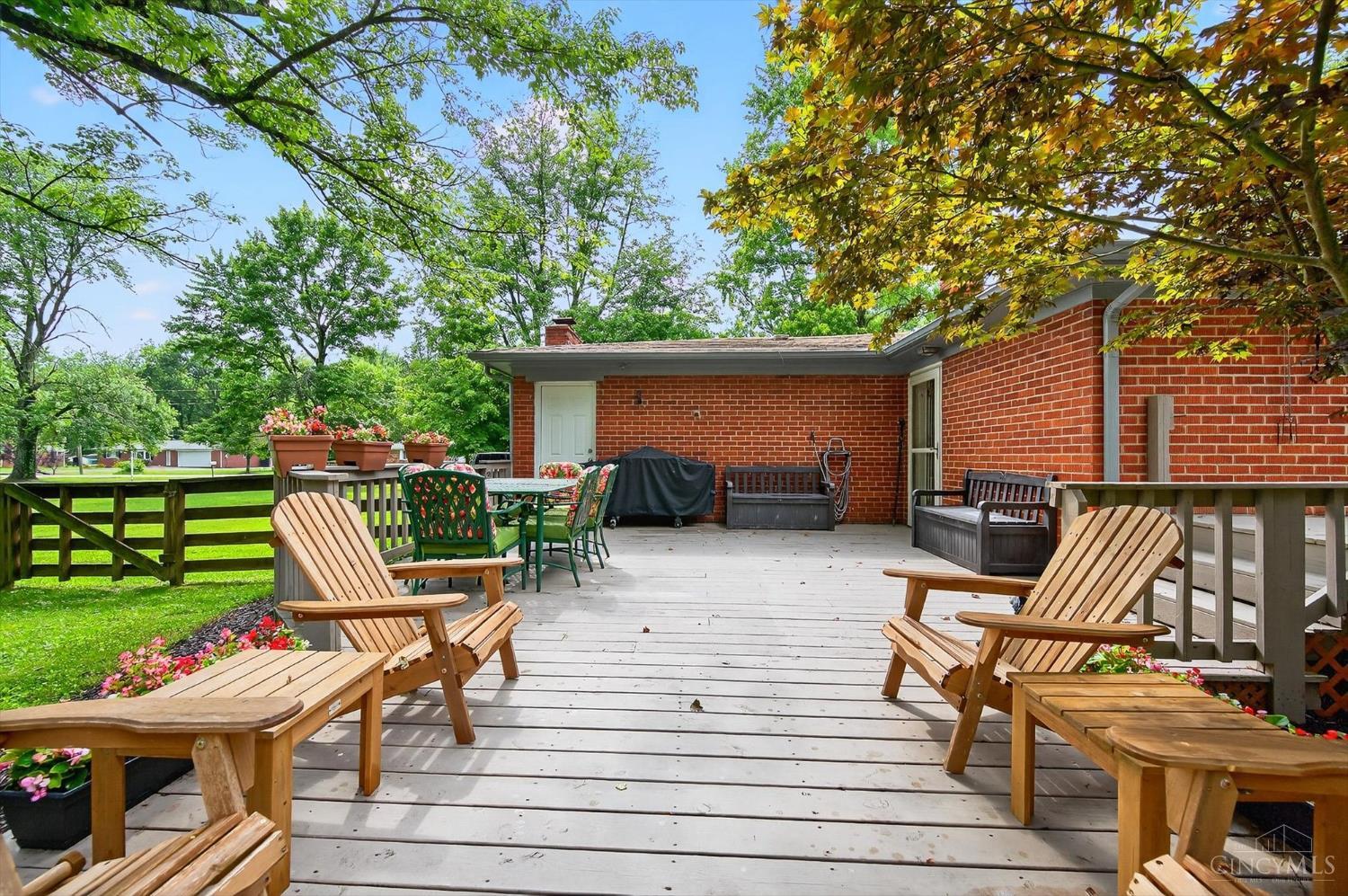 5744 Melody Lane