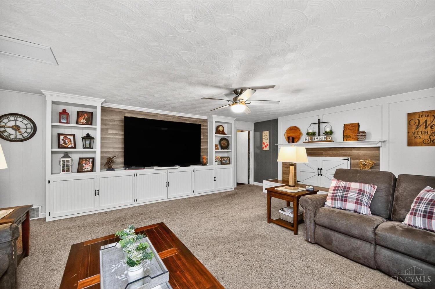 5744 Melody Lane