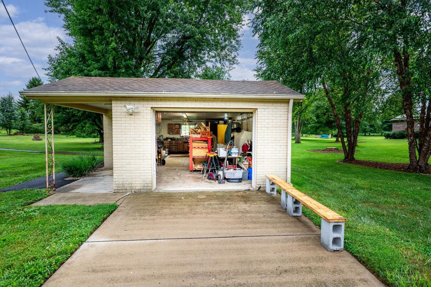 9220 Dick Road