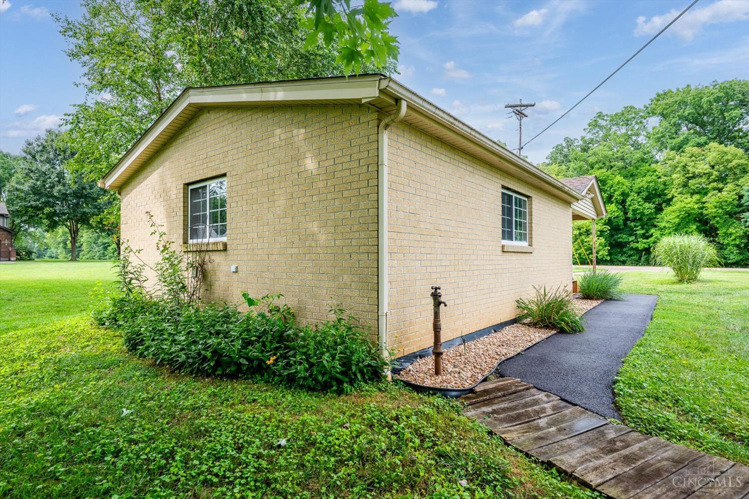 9220 Dick Road