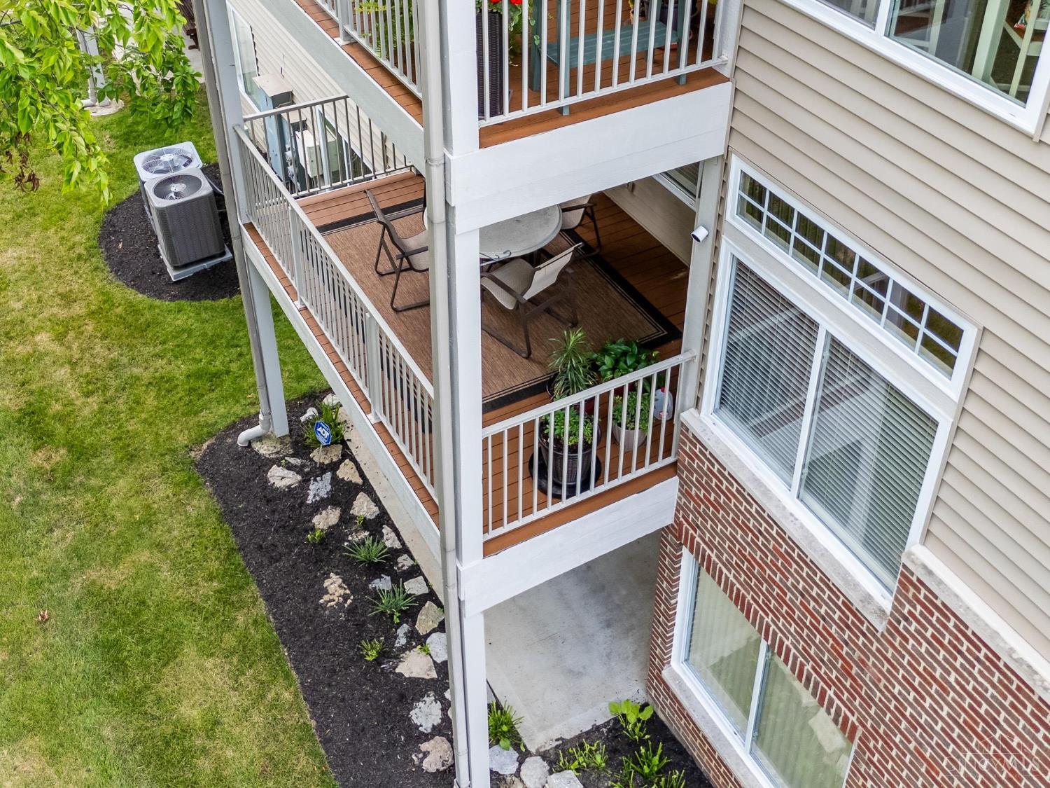 1214 Feather Trail