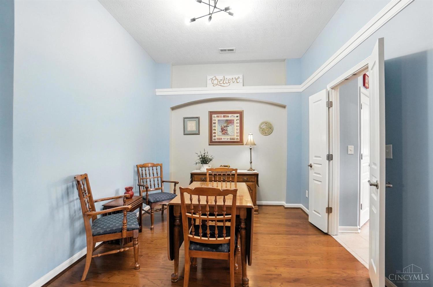 1194 Feather Trail
